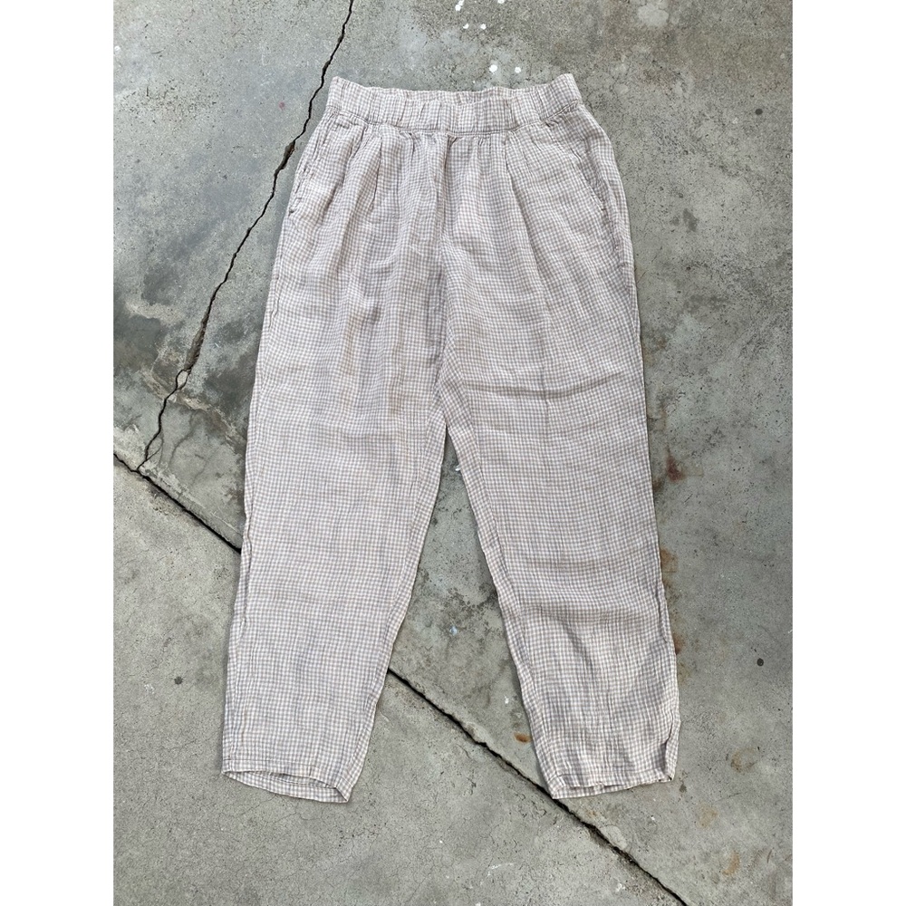 Eileen Fisher | Puckered Organic Linen Tapered Pant - Picture 4 of 13